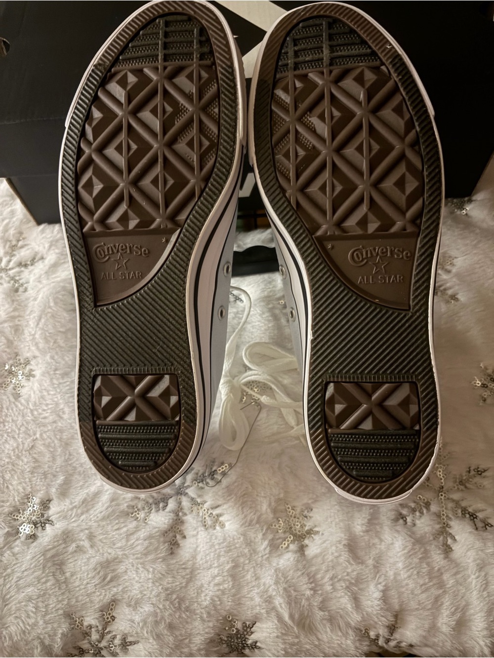 Converse Women’s (Unisex) Low Top Canvas Sneakers in color Blue Supermoon. - Picture 7 of 10